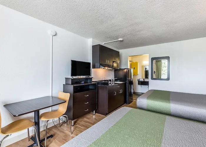 6-pekin, Il Hotel